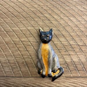 Vintage Enamel Cat Pin
